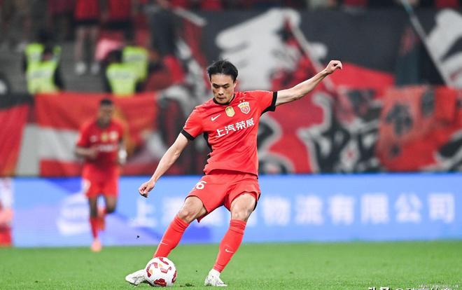 0-2蓉城小胜中超积分榜前4变！开元棋牌申花泰山3-3国安河南(图4)